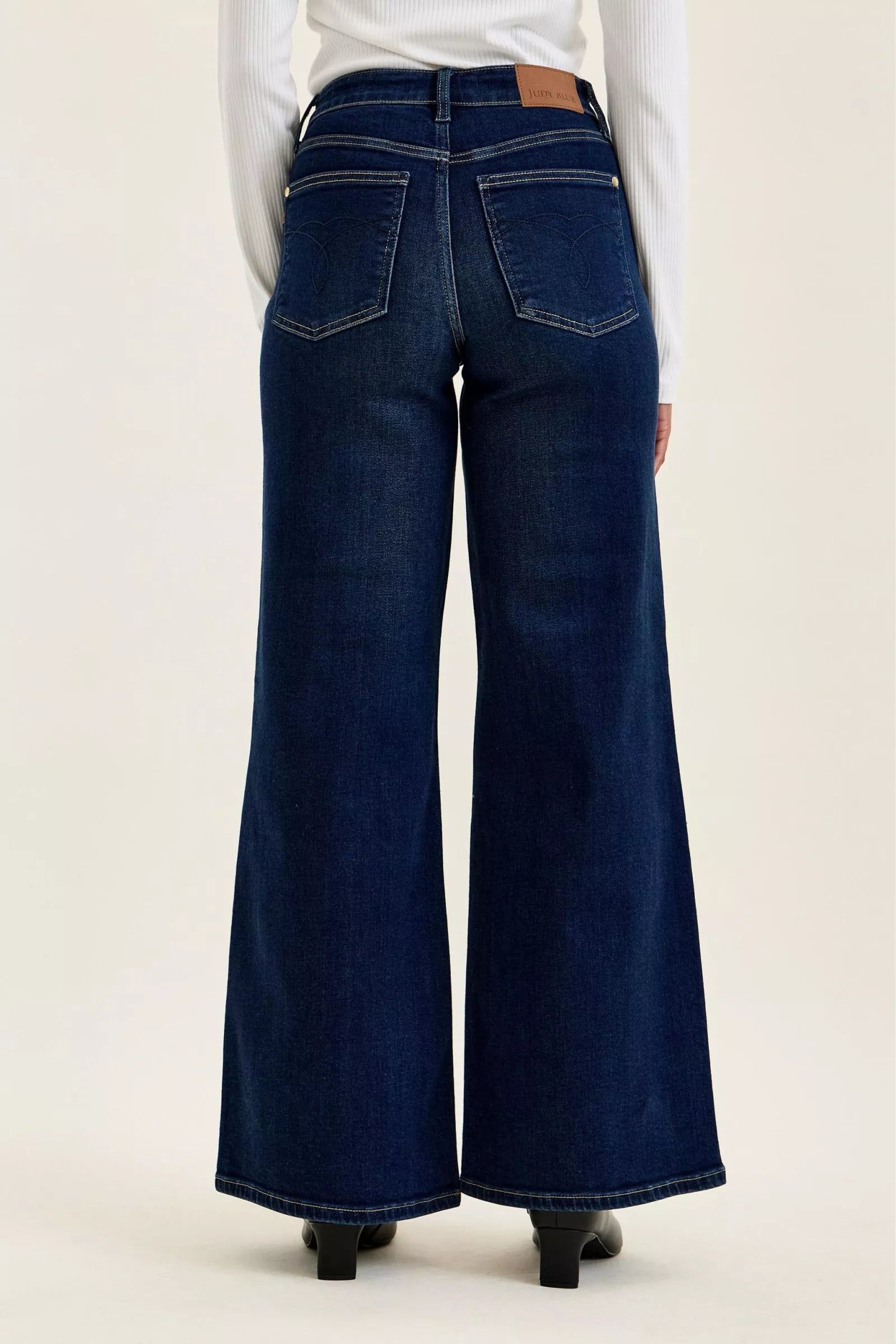 judy-blue-high-waisted-wide-leg-dark-wash-jeans Image 4