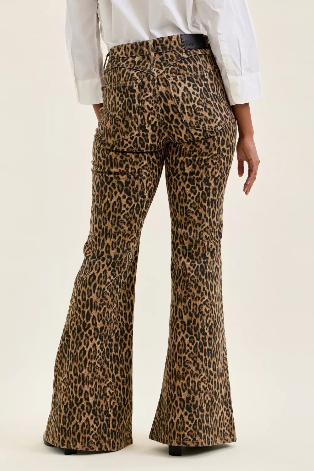 judy-blue-mr-jaqueline-flare-print-leopard-jeans Image 4