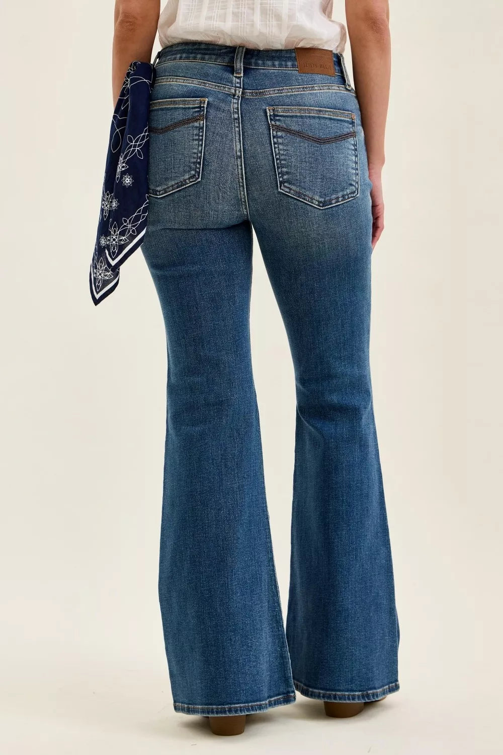 judy-blue-mid-rise-jaqueline-flare-with-triple-needle-back-pkts-and-bandana-loop Image 4