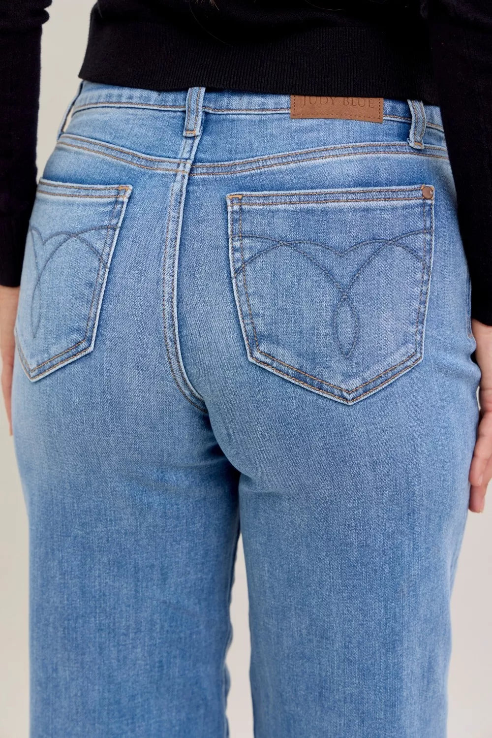 judy-blue-mid-rise-retro-wide-leg-jeans Image 7