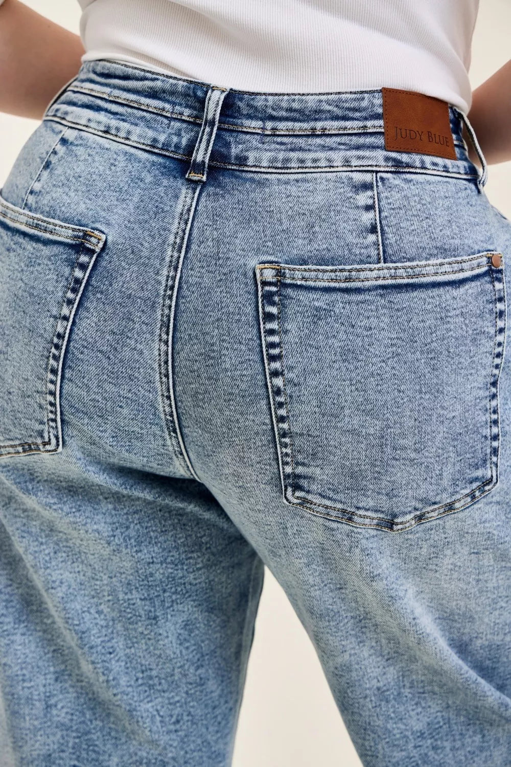 judy-blue-full-size-high-waist-marlow-arc-leg-jeans-with-double-waistband-plus-size Image 8