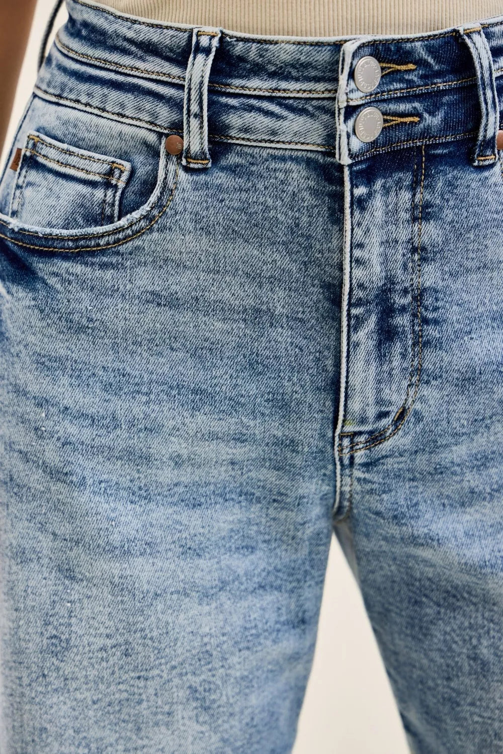 judy-blue-full-size-high-waist-marlow-arc-leg-jeans-with-double-waistband-plus-size Image 4