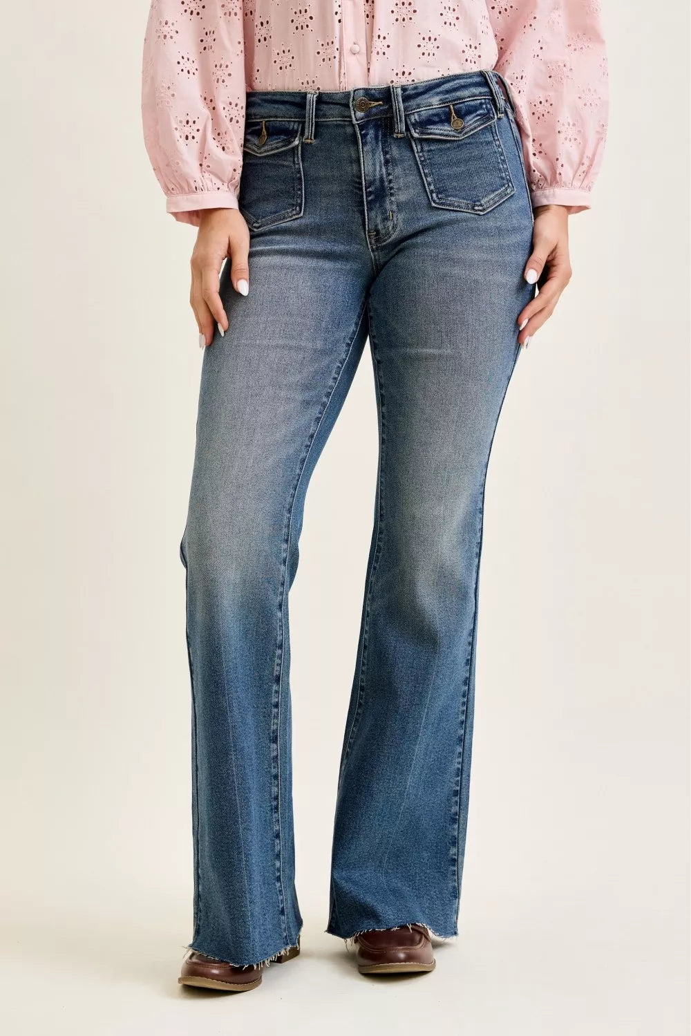 judy-blue-mid-rise-flare-jeans-with-front-flap-pockets Image 1