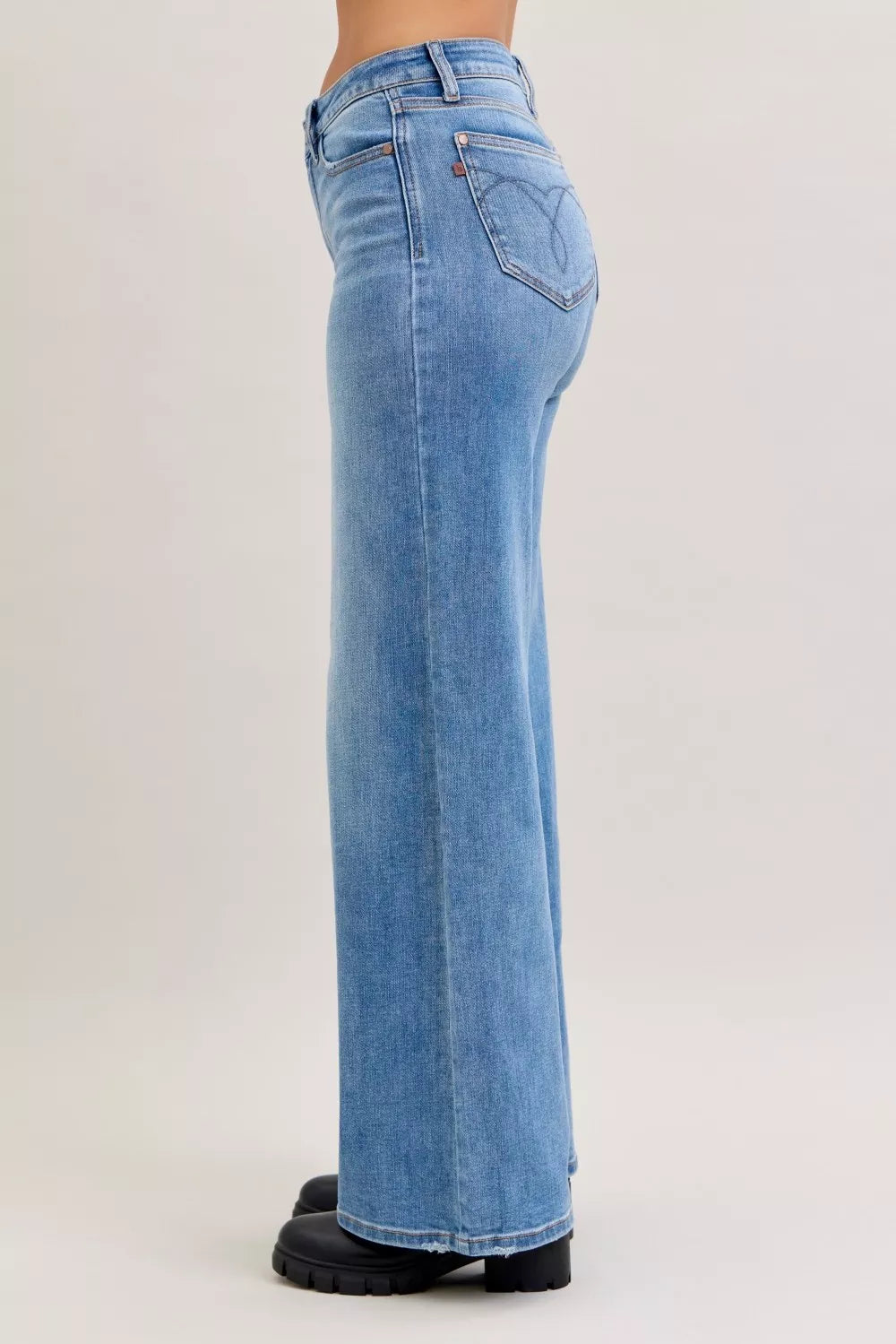 judy-blue-mid-rise-retro-wide-leg-jeans Image 6