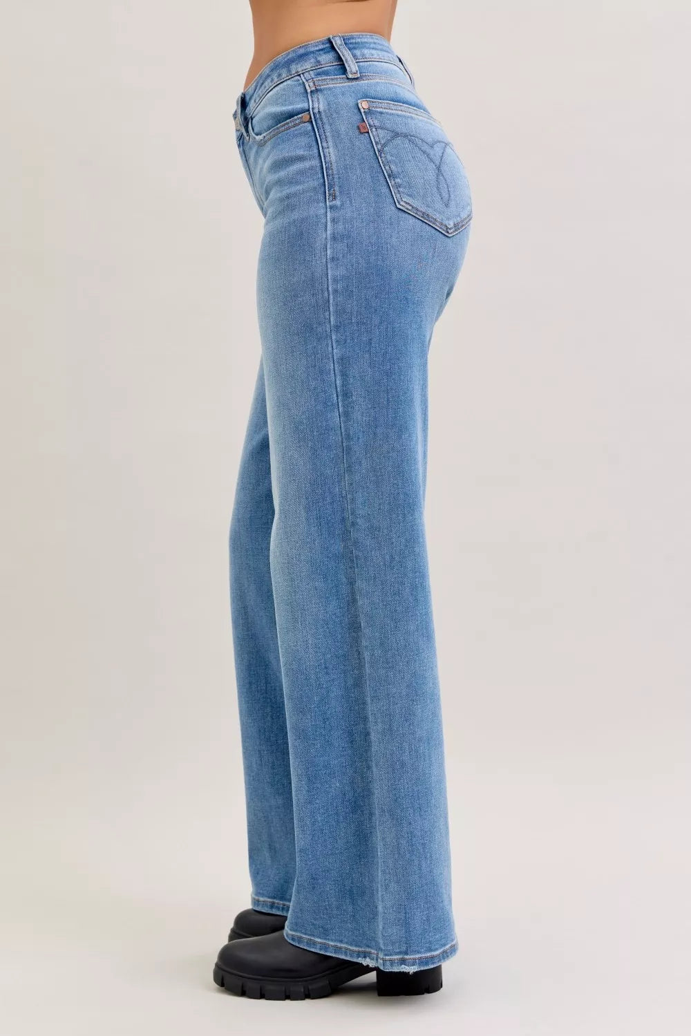 judy-blue-mid-rise-retro-wide-leg-jeans Image 4