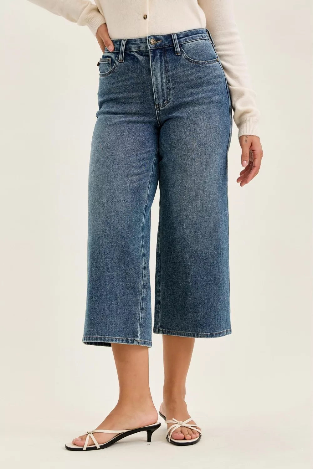 judy-blue-high-waist-dottie-wide-crop-md-quarry-fade-jeans Image 2