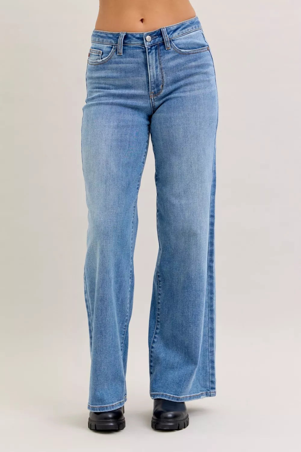 judy-blue-mid-rise-retro-wide-leg-jeans Image 2