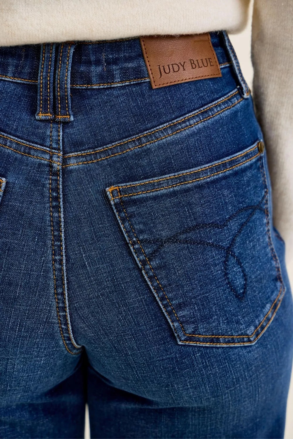 judy-blue-high-waist-t-c-claudia-ankle-wide-jeans Image 4