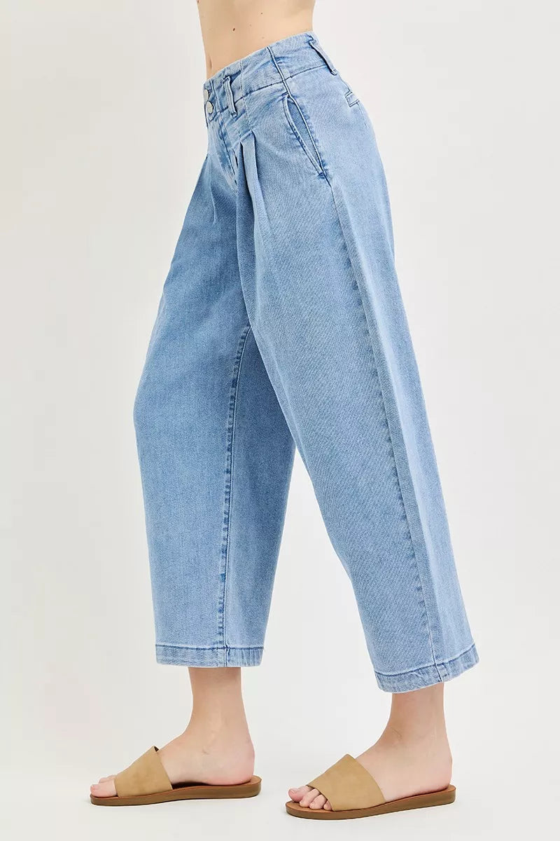 risen-slouchy-crop-barrel-pleated-jeans Image 4