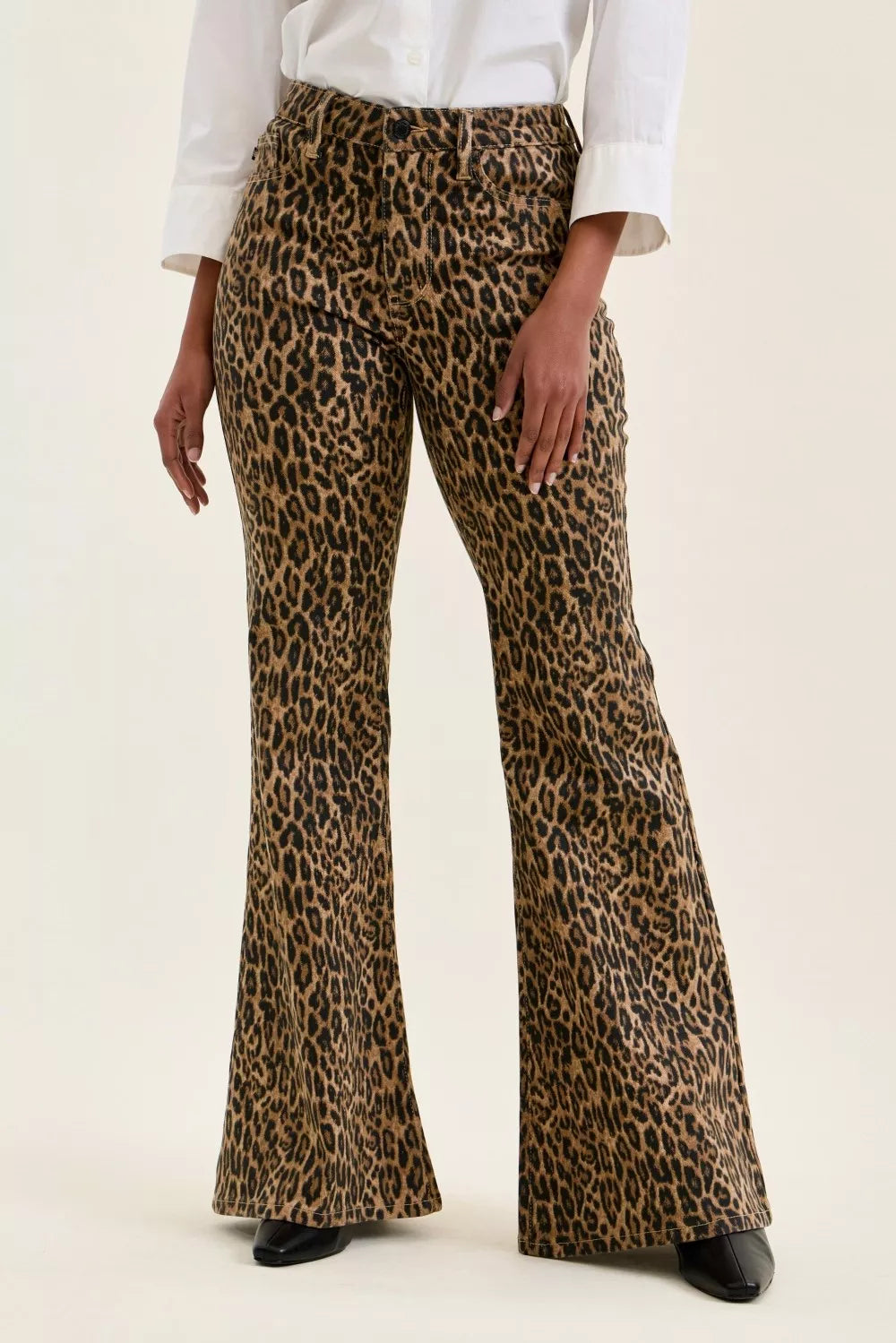 judy-blue-mr-jaqueline-flare-print-leopard-jeans Image 1