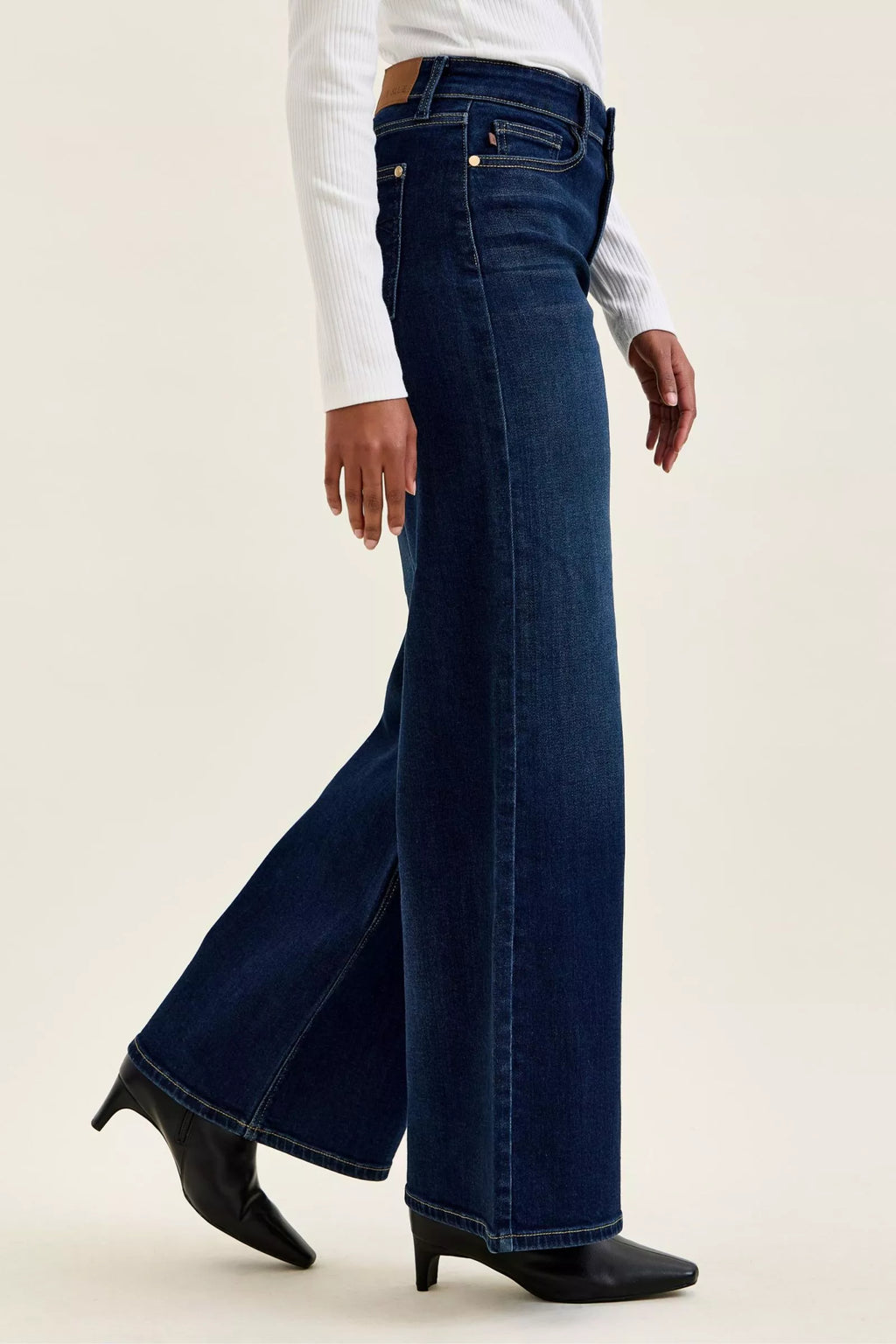 judy-blue-high-waisted-wide-leg-dark-wash-jeans Image 2