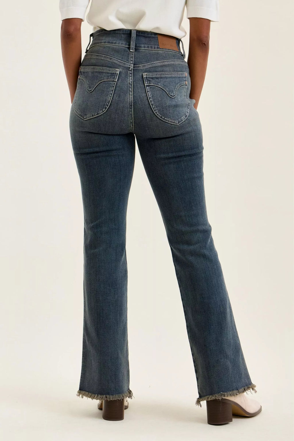 judy-blue-high-waist-double-button-frayed-hem-jeans Image 3