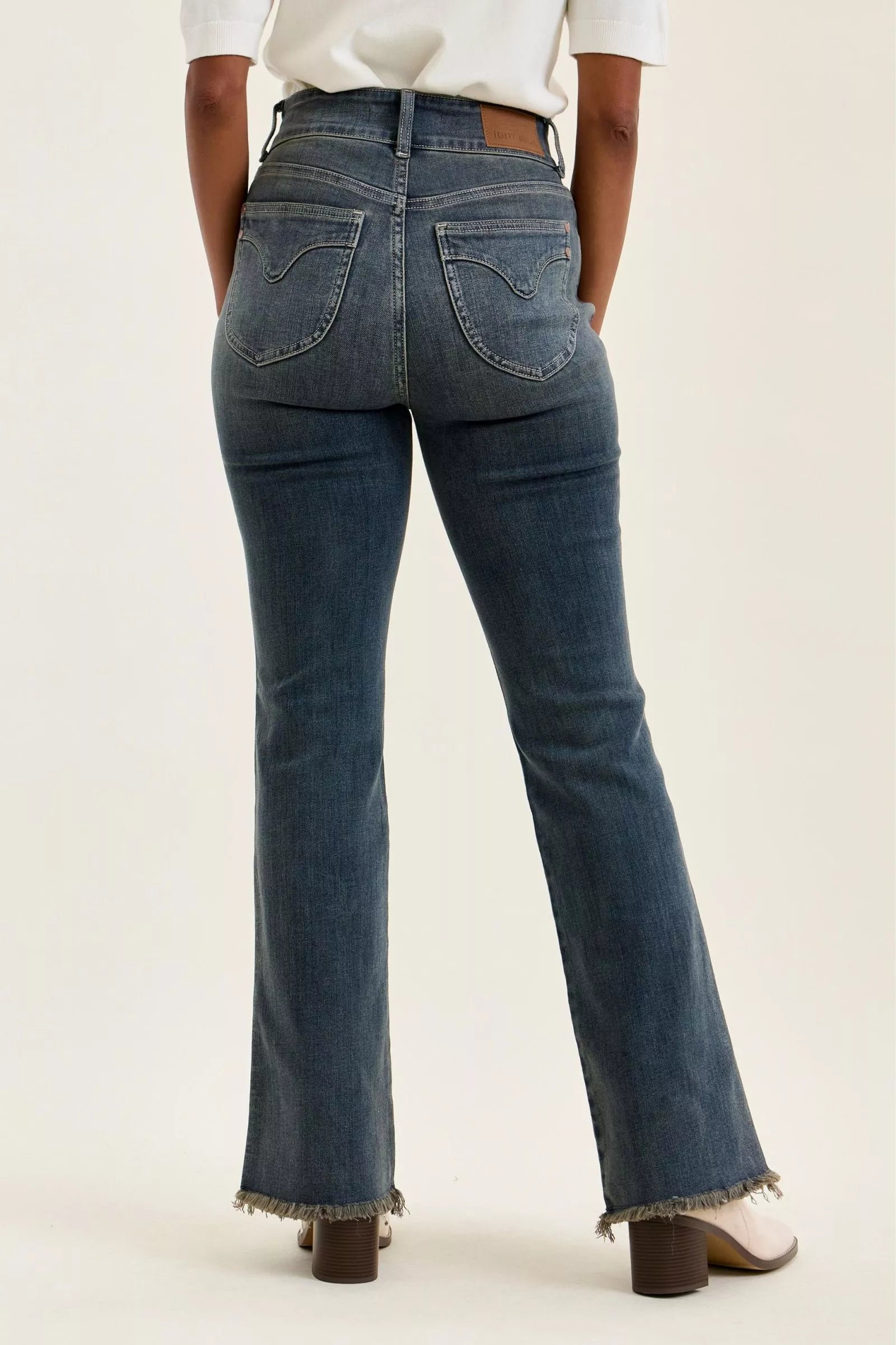 judy-blue-high-waist-double-button-frayed-hem-jeans Image 3