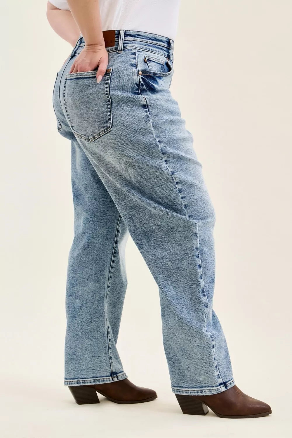 judy-blue-full-size-high-waist-marlow-arc-leg-jeans-with-double-waistband-plus-size Image 6