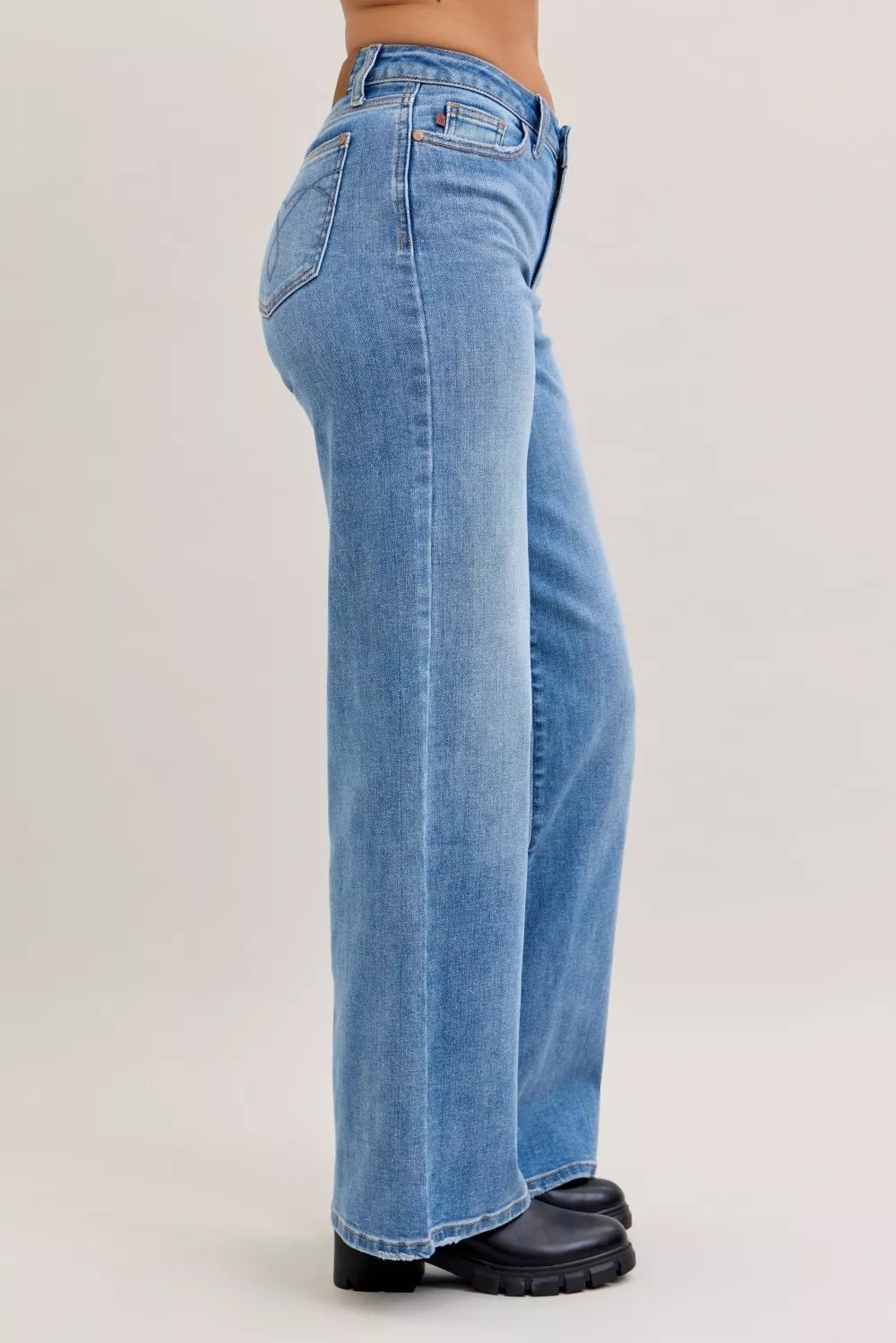 judy-blue-mid-rise-retro-wide-leg-jeans Image 3