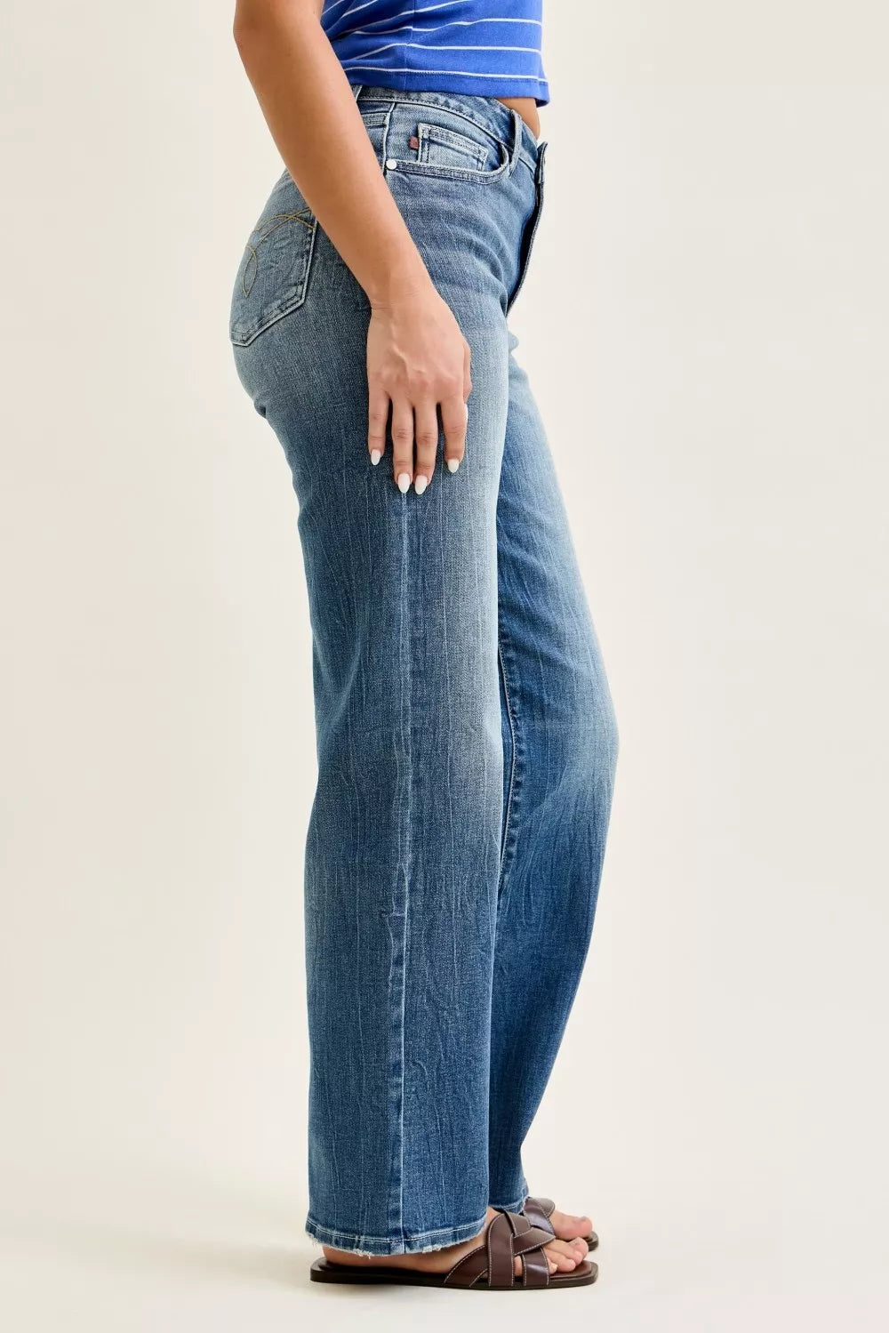 judy-blue-mid-rise-90s-straight-jeans Image 2